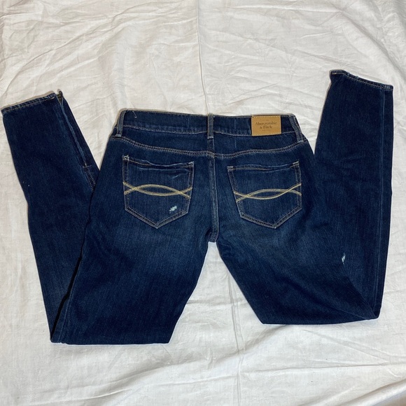 Abercrombie & Fitch Perfect Stretch Skinny Jeans with ankle zipper - women 00 - Picture 3 of 11